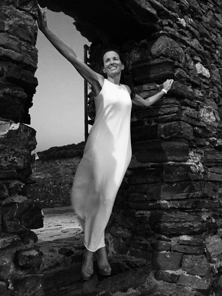 Explorez les délices de la vie avec Catherine Guillot, experte en cuisine thérapie, réveillant les sens pour une réconciliation complète.