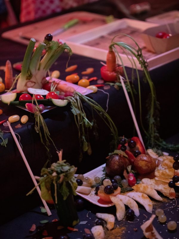 Laissez-vous guider par Catherine Guillot dans un voyage gustatif unique, où la cuisine devient une thérapie pour l'âme et le corps.